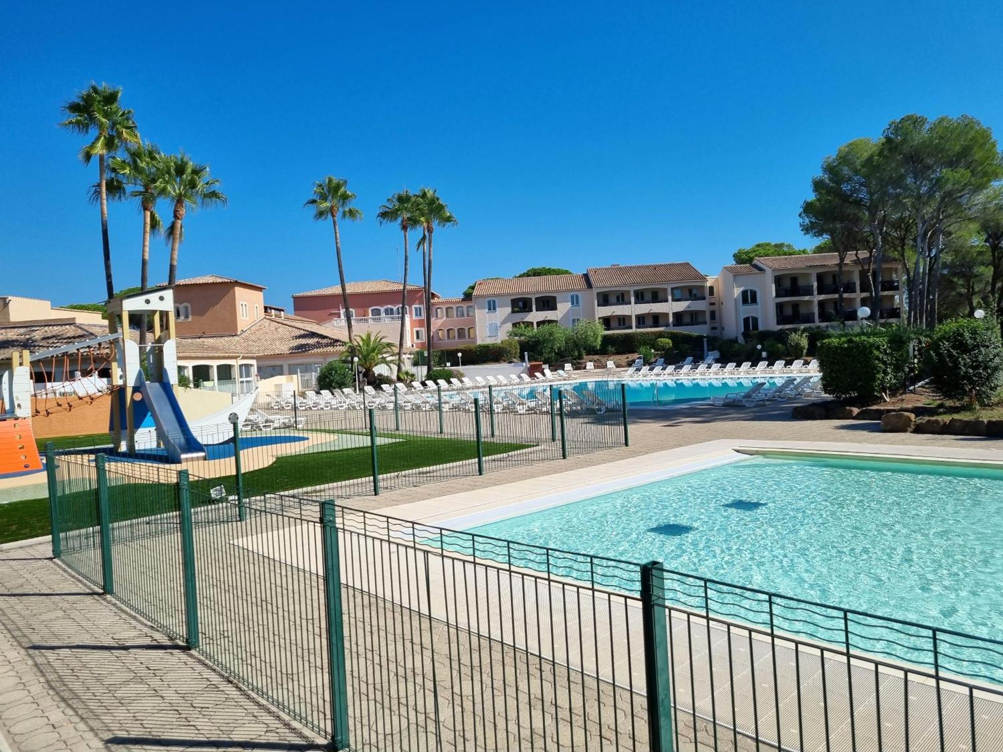 Studio 4P Vue Piscine St Raphael Valescure - Au Coeur Des Golfs Saint-Raphaël Esterno foto
